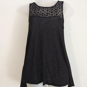 MONTEAU, ( ,black floral sleeveless tops).